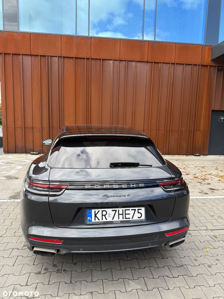 Porsche Panamera 4 Sport Turismo - 2