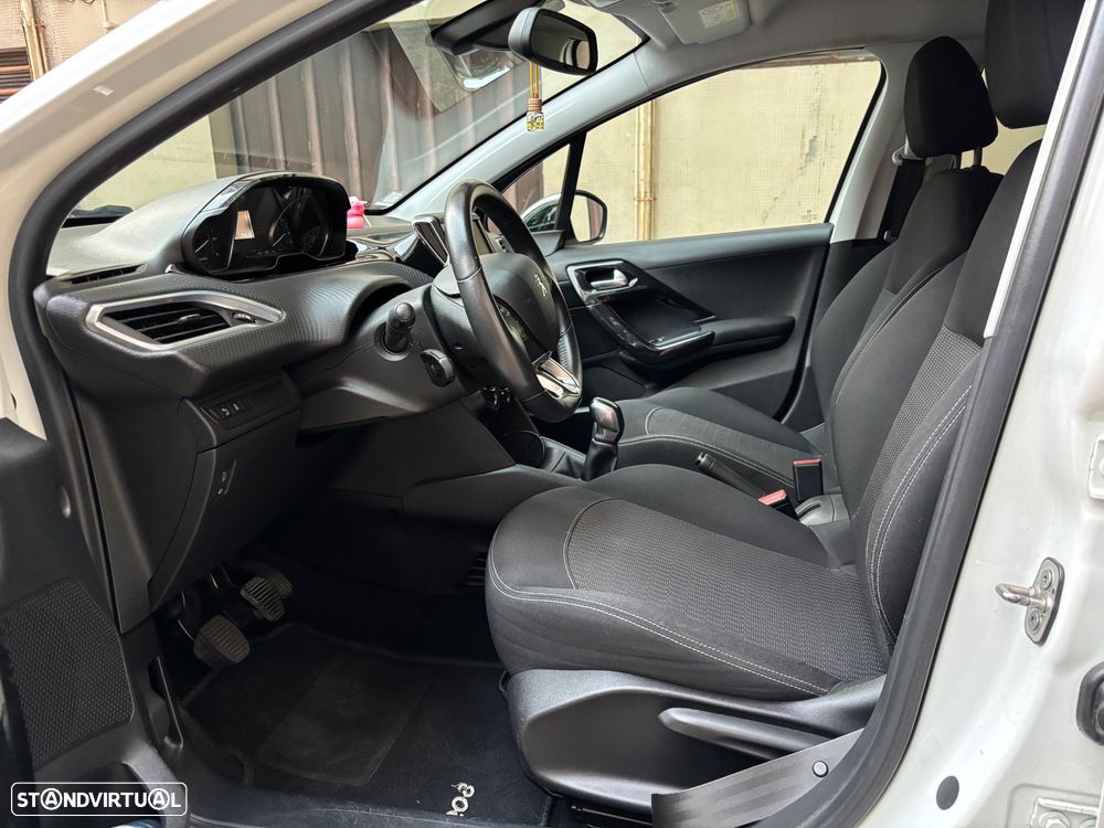 Peugeot 208 1.2 PureTech Style - 8