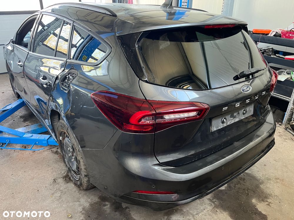 Ford Focus 1.0 EcoBoost Hybrid ST-LINE STYLE - 4