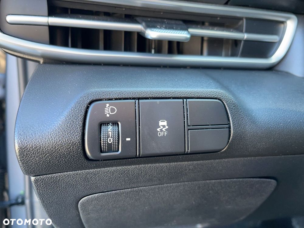 Hyundai Elantra 1.6 Smart CVT - 23