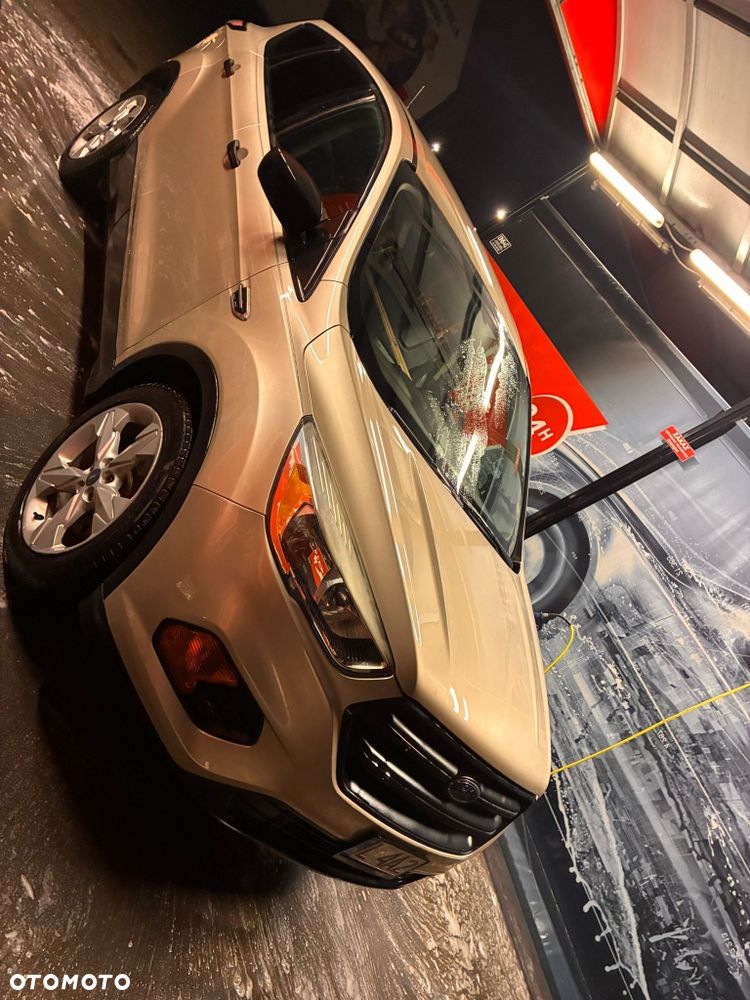 Ford Escape 2017 photo 2