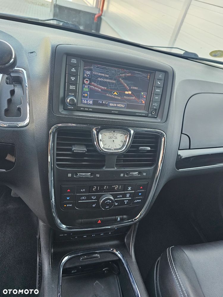 Lancia Voyager 2.8 Multijet 16v S - 14