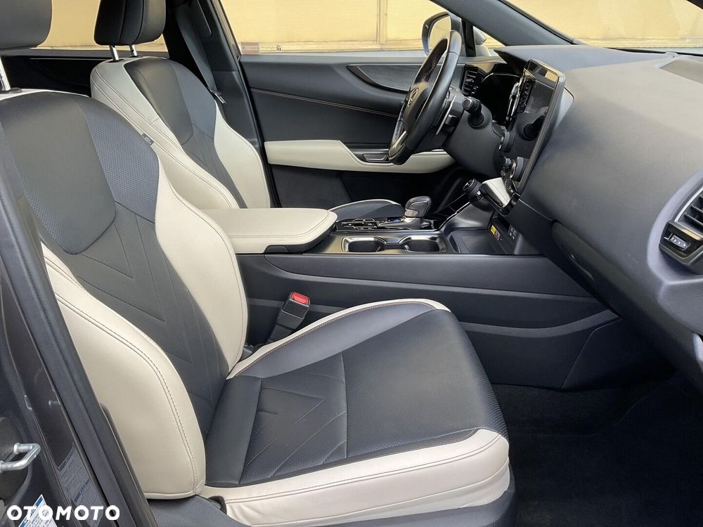 Lexus NX 350h Omotenashi AWD - 9