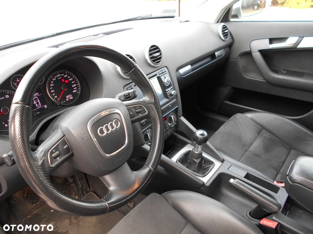 Audi A3 Sportback 1.4 TFSI S Line Sportpaket plus - 11
