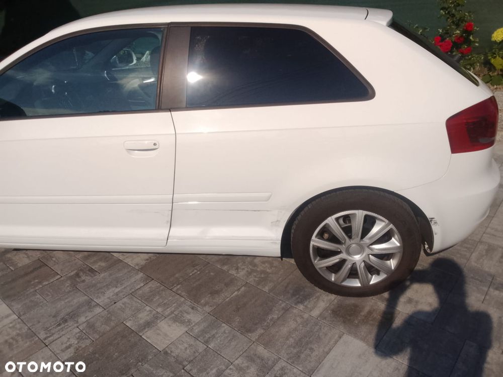 Audi A3 3-drzwiowe 1.6 Ambiente - 12
