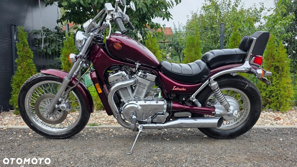 Suzuki Intruder - 13