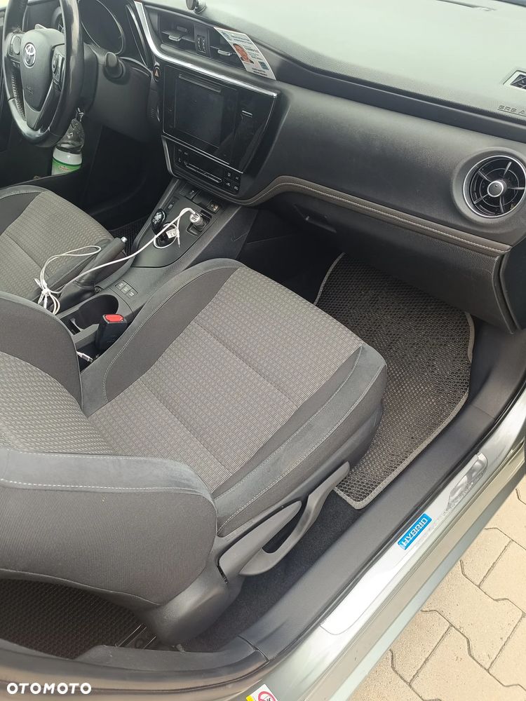 Toyota Auris Hybrid 135 Selection - 10