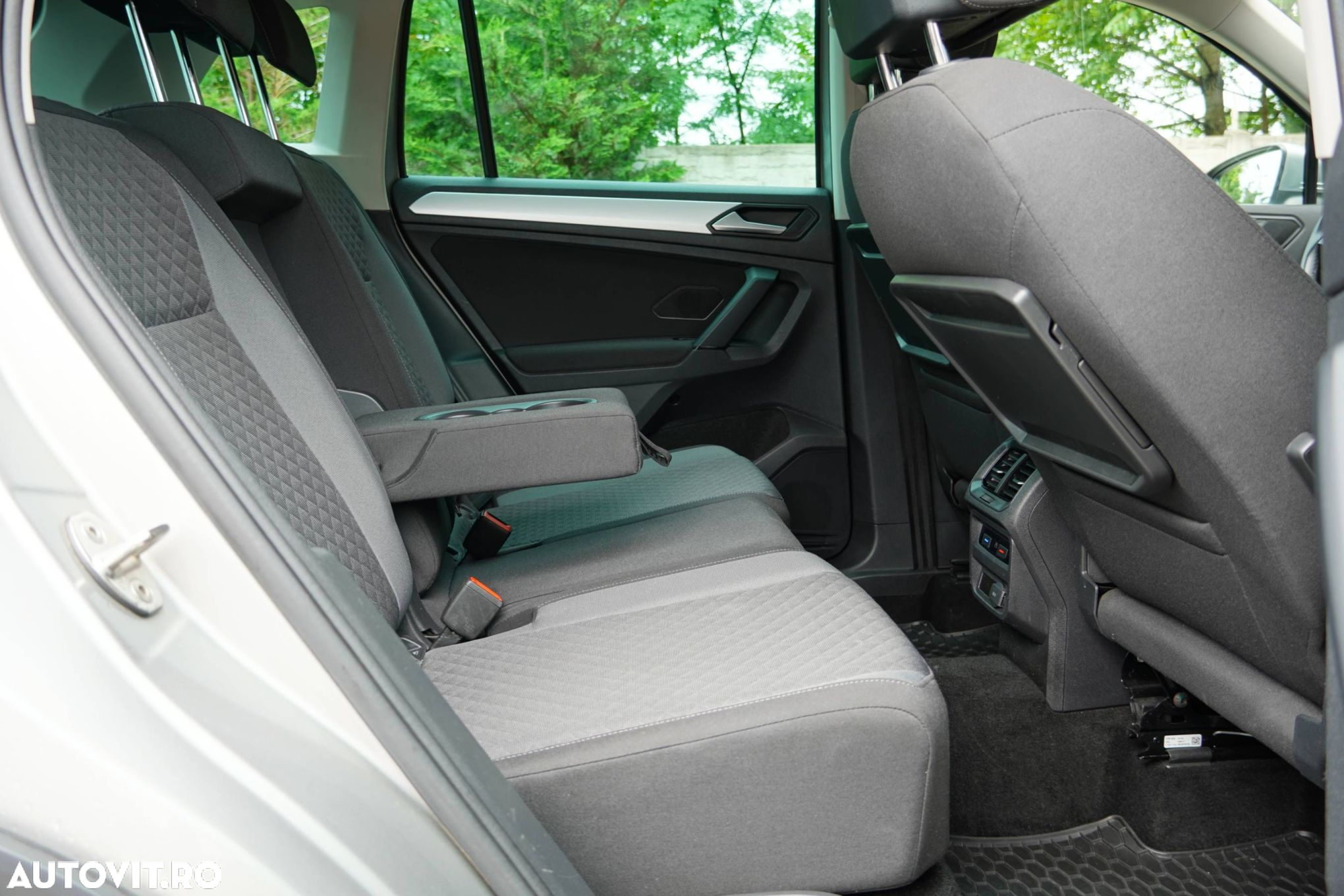 Volkswagen Tiguan - 19