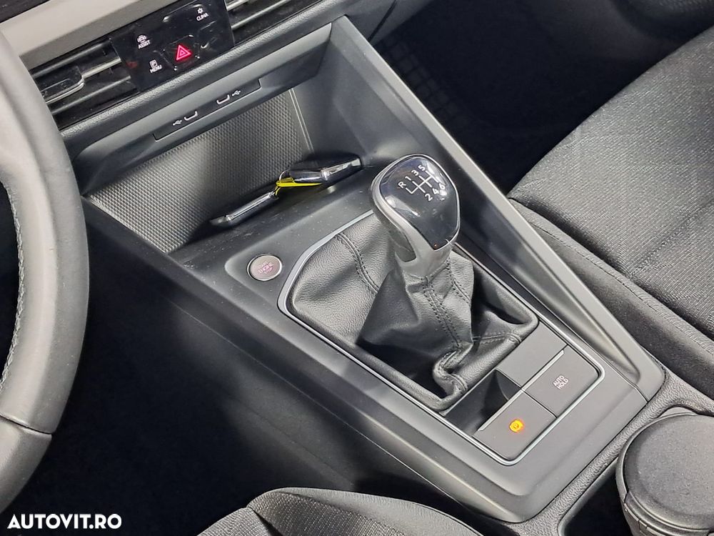 Volkswagen Golf 1.5 TSI ACT Life - 24