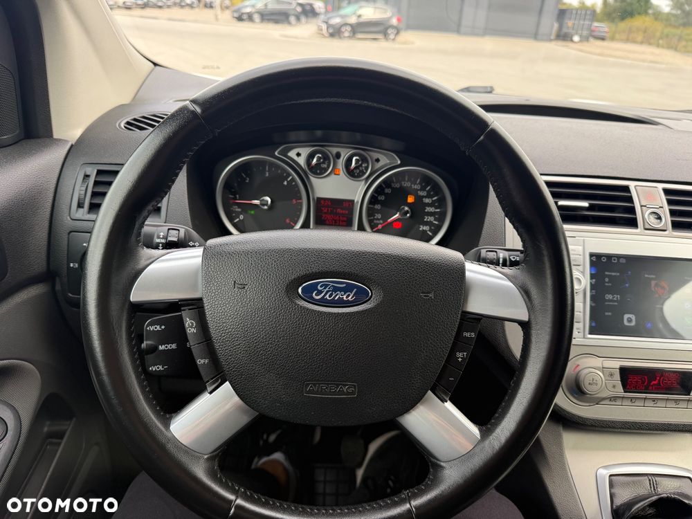 Ford Kuga 2.0 TDCi 2x4 Titanium - 23