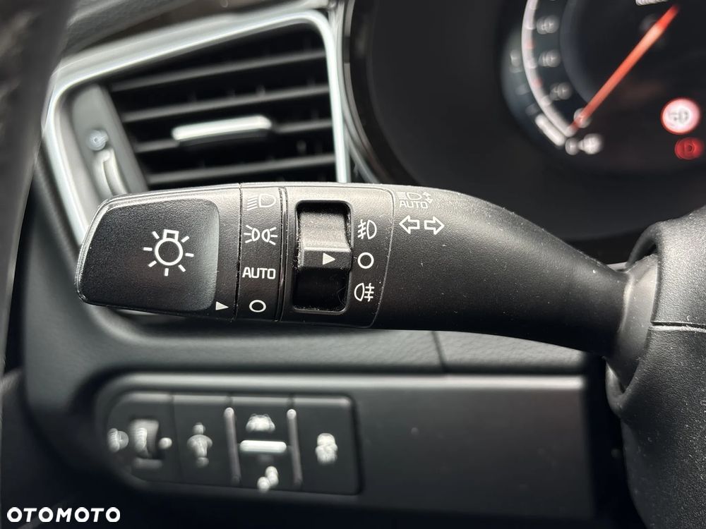 Kia Ceed 1.4 T-GDI L Business Line DCT - 24