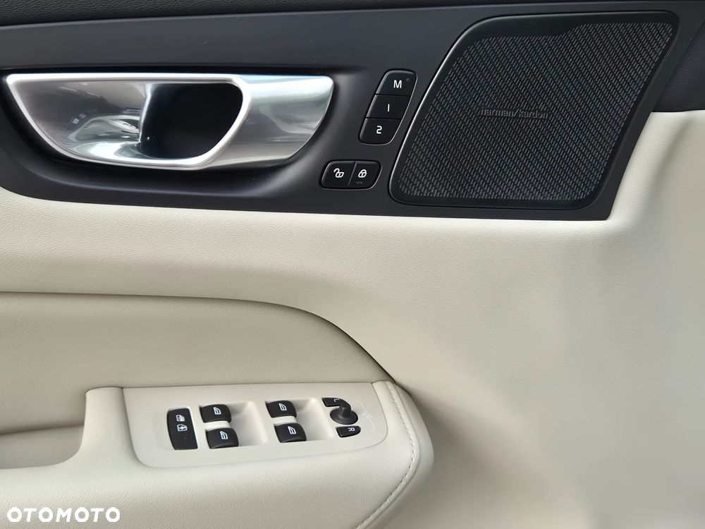 Volvo XC 60 T6 AWD Plug-In Hybrid Inscription Expression - 17
