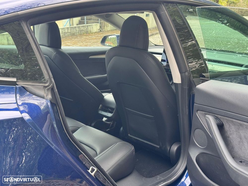 Tesla Model 3 - 32