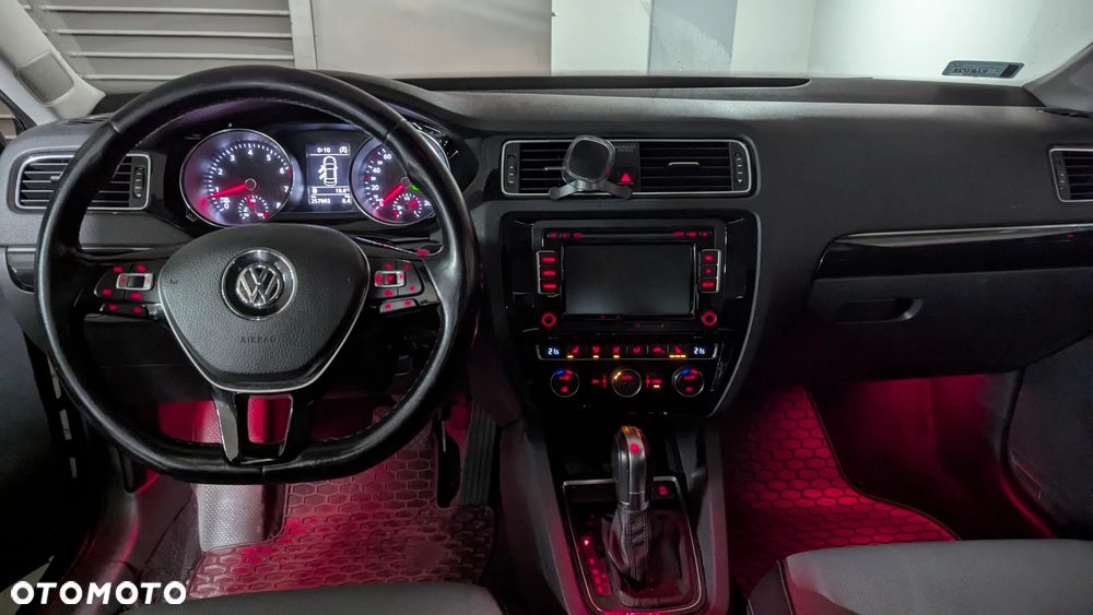Volkswagen Jetta - 13