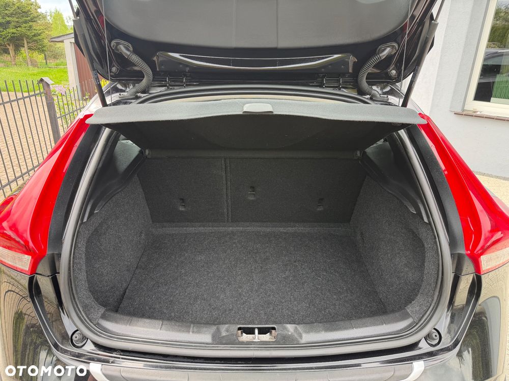 Volvo V40 Cross Country D2 Momentum - 12