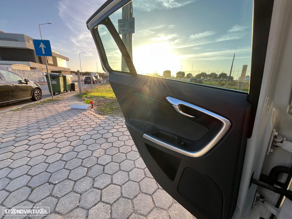 Volvo V60 D2 Edition - 35