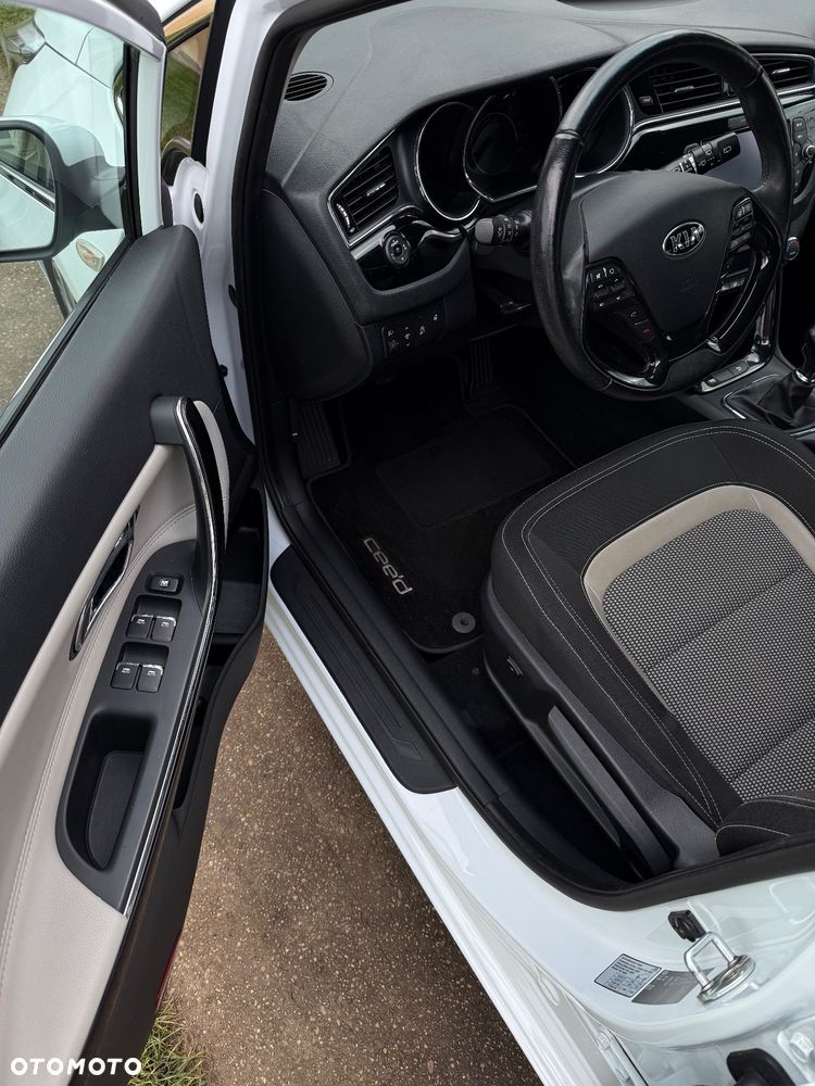 Kia Ceed 1.4 CVVT Dream Team Edition - 7