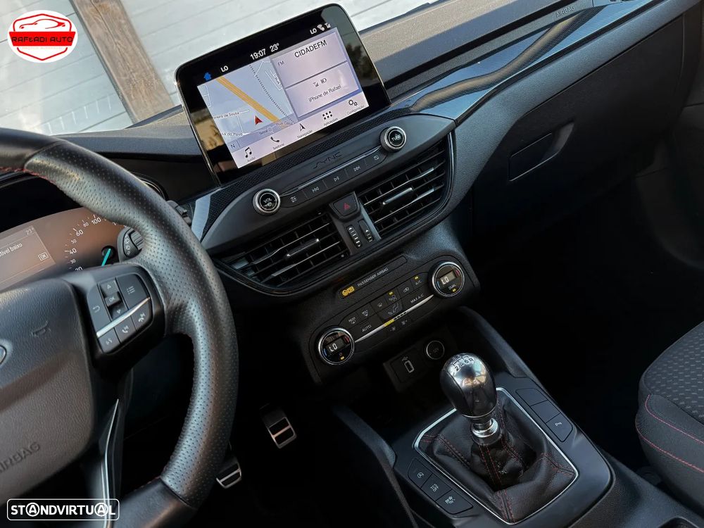 Ford Focus 1.0 EcoBoost ST-Line - 26
