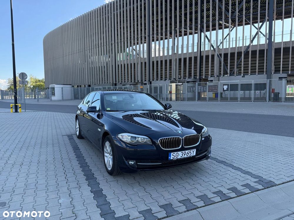 BMW Seria 5 525d Sport-Aut - 2