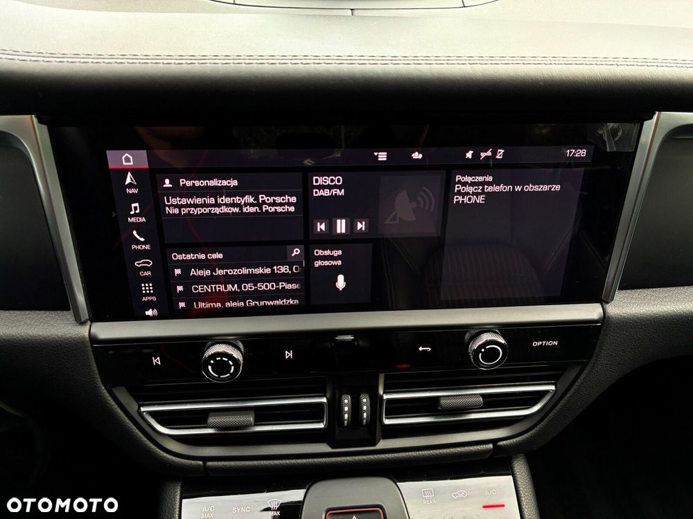 Porsche Macan - 28
