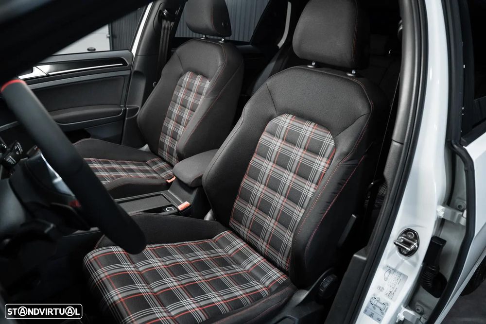 VW Golf GTI Performance BlueMotion DSG - 21