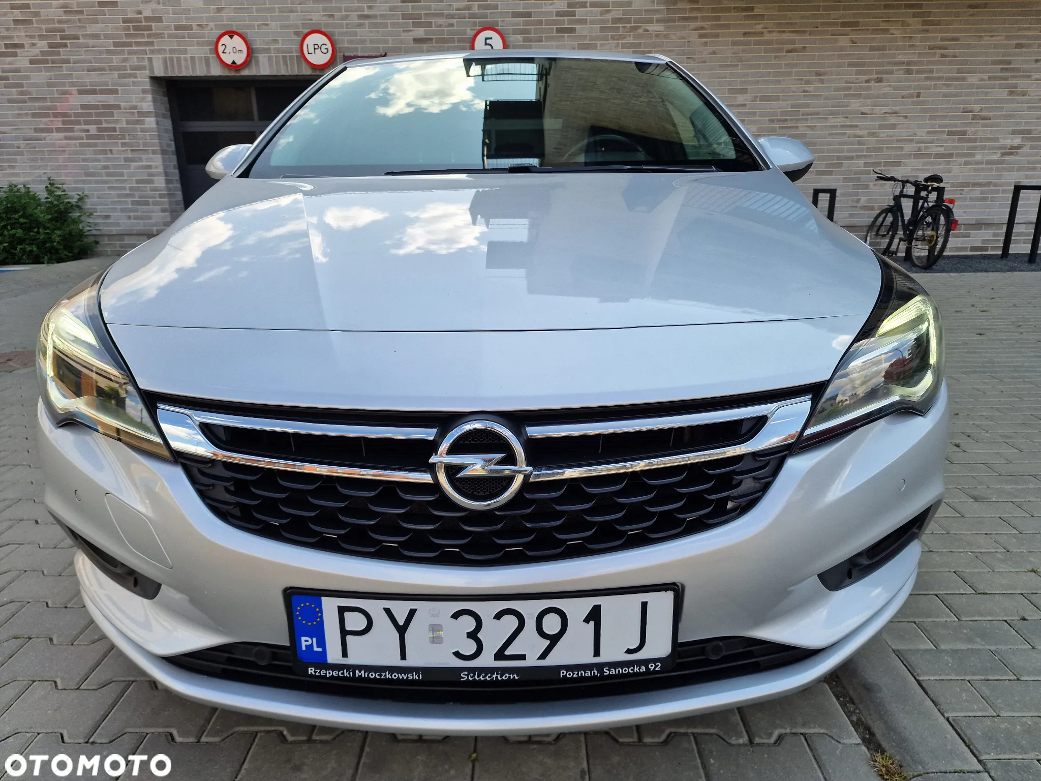 Opel Astra V 1.6 CDTI Essentia - 3
