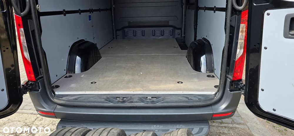 Mercedes-Benz Sprinter - 19