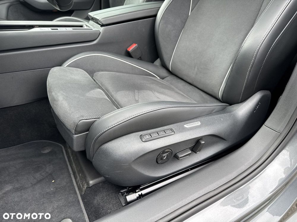 Volkswagen Passat Variant 1.5 TSI ACT mHEV Business Plus DSG - 16