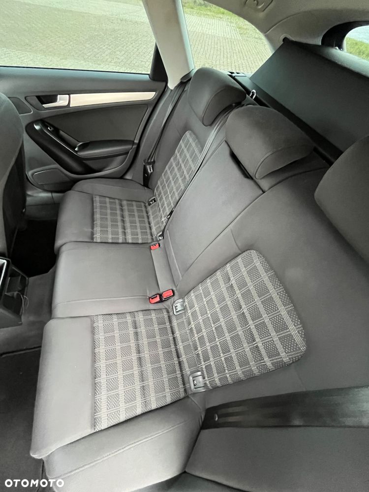 Audi A4 Avant 2.0 TDI DPF quattro S tronic S line Sportpaket - 29