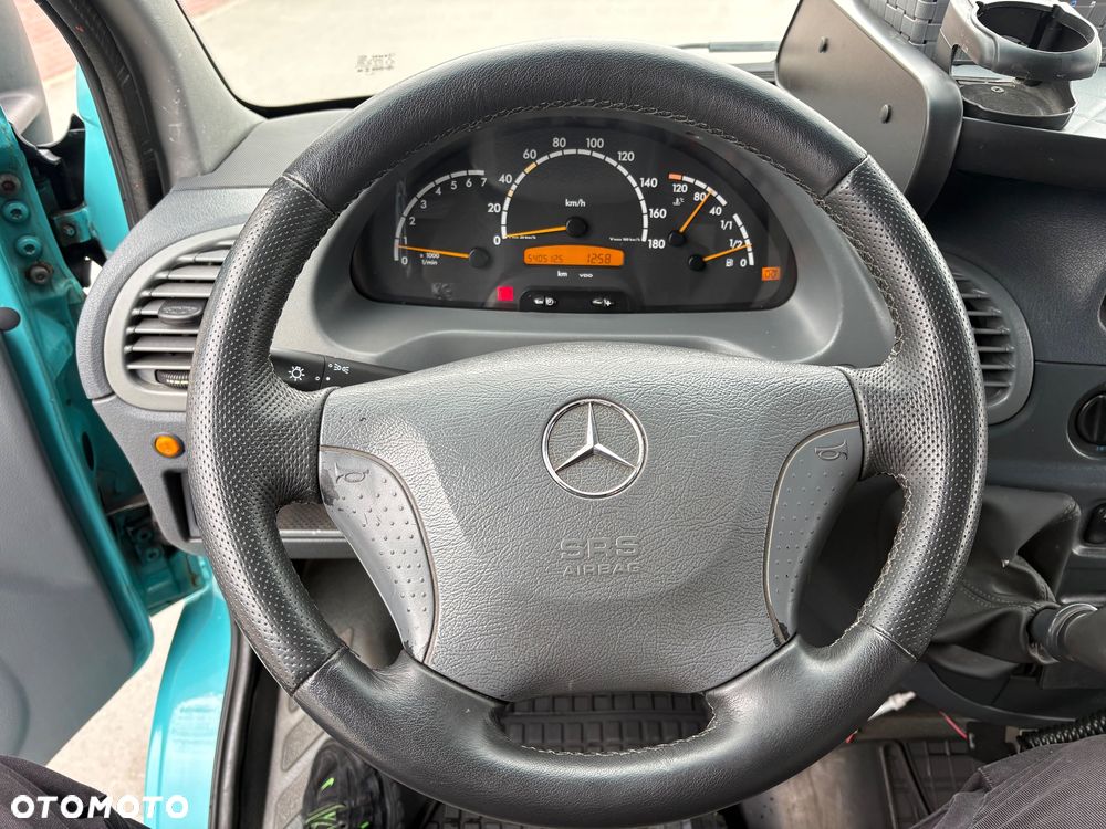 Mercedes-Benz Sprinter - 25