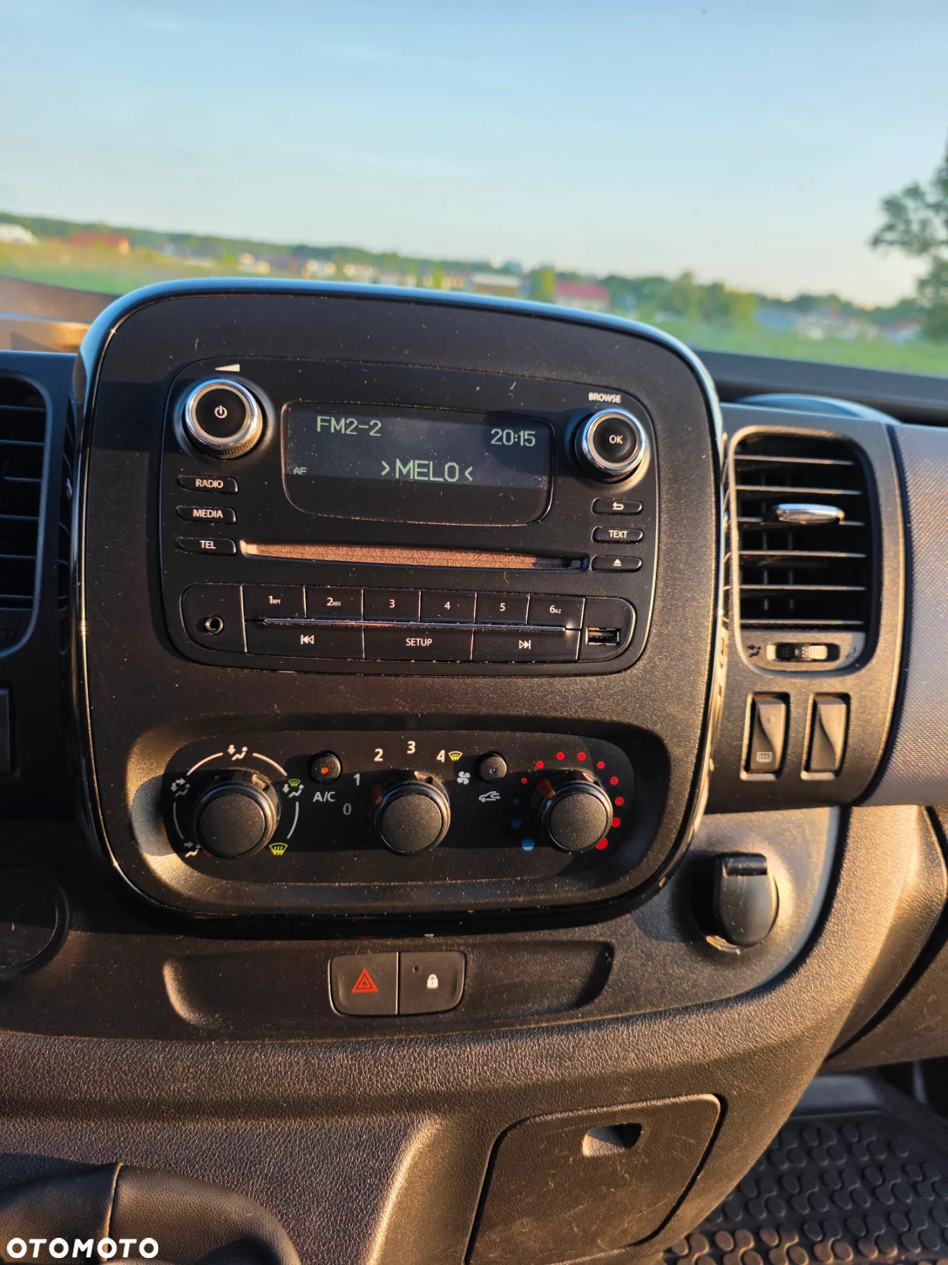 Opel Vivaro - 11