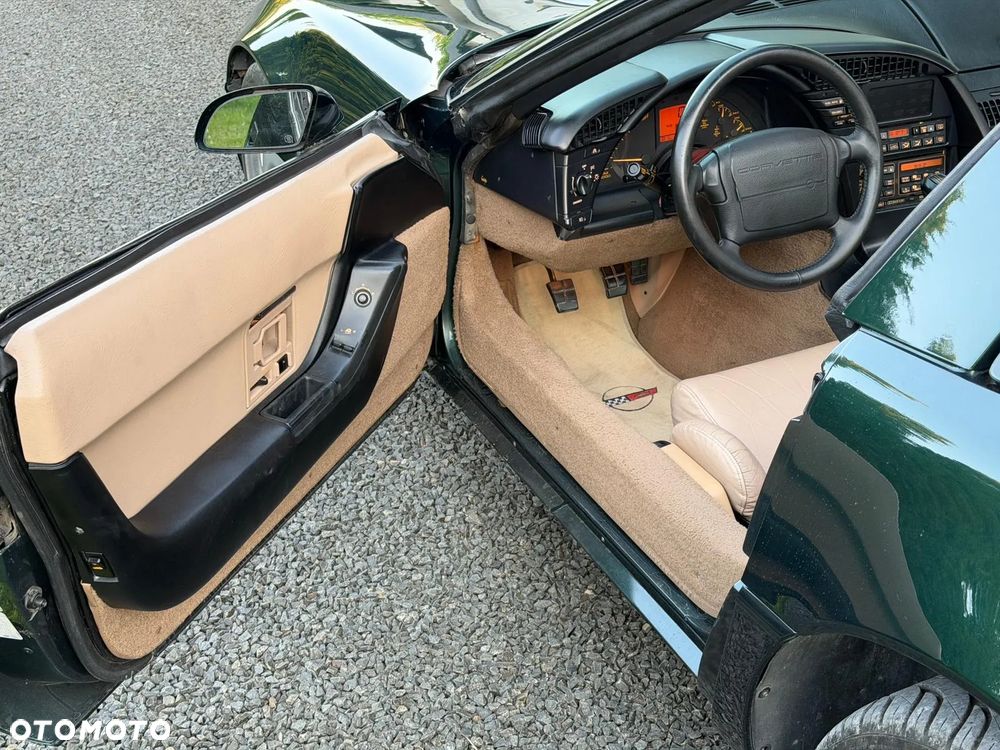 Chevrolet Corvette - 10