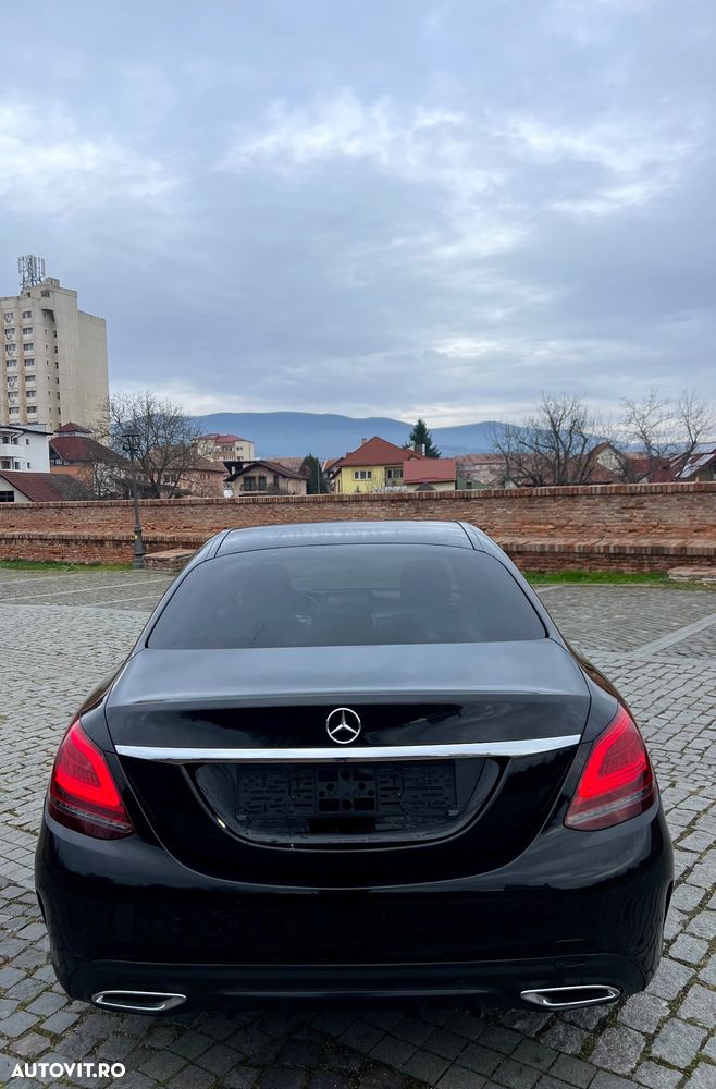 Mercedes-Benz C 220 d T 9G-TRONIC AMG Line - 11