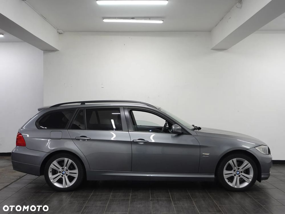 BMW Seria 3 320d xDrive DPF - 10