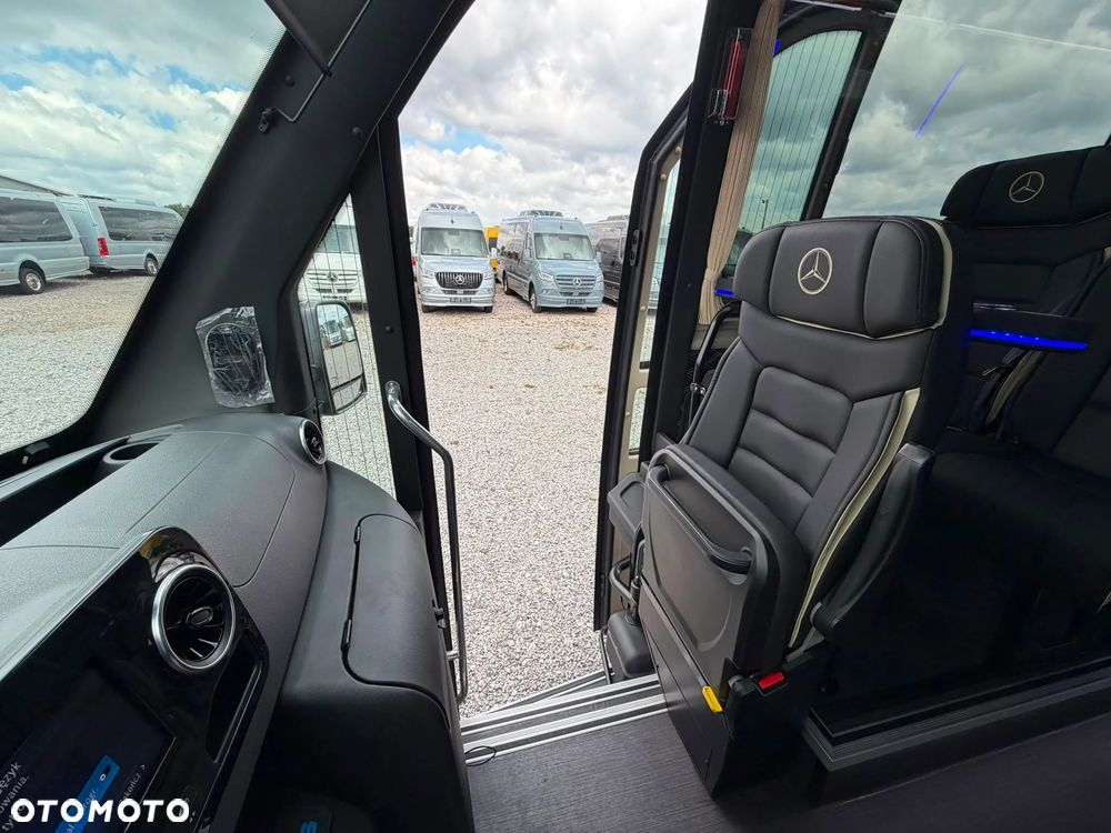 Mercedes-Benz Sprinter 519 - 21