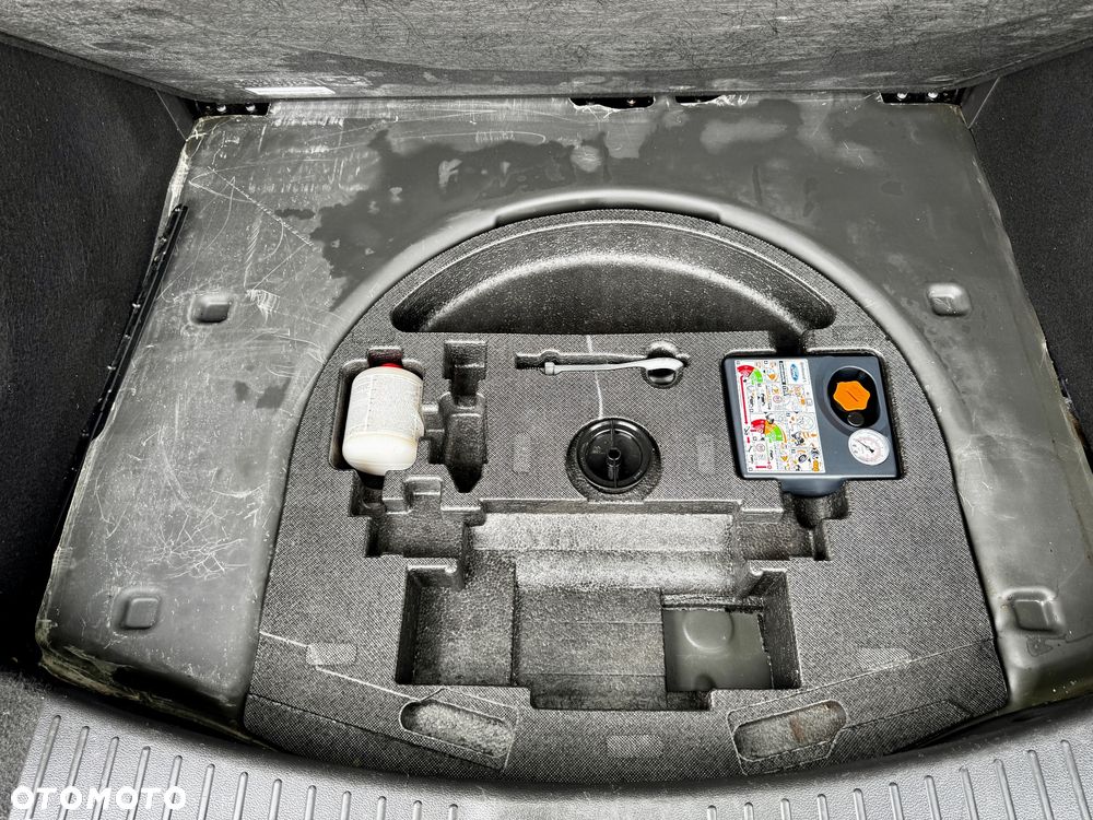 Ford Kuga - 27