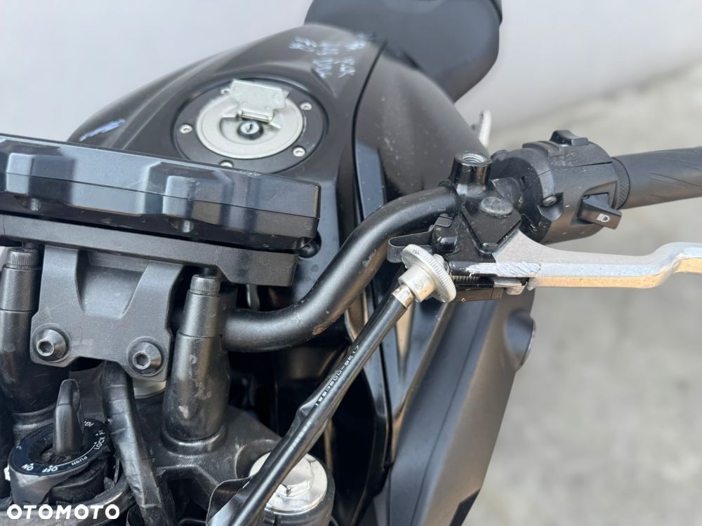 Yamaha MT - 28