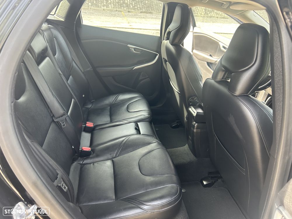 Volvo V40 1.6 D2 Summum Powershift - 23