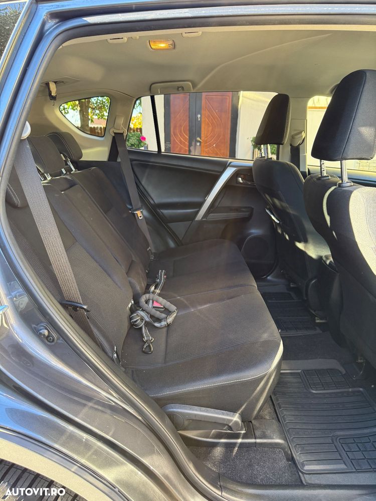 Toyota RAV4 2.2 D-4CAT 4WD Aut Executive - 10