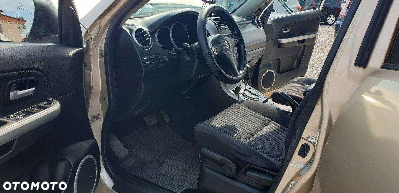 Suzuki Grand Vitara - 24