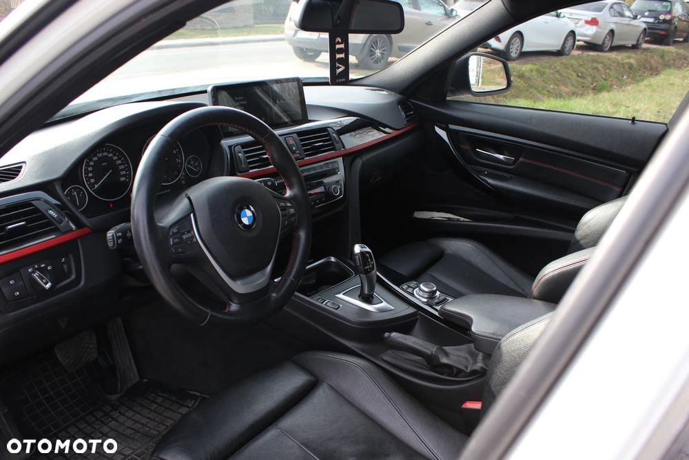 BMW Seria 3 320i xDrive Sport-Aut - 11