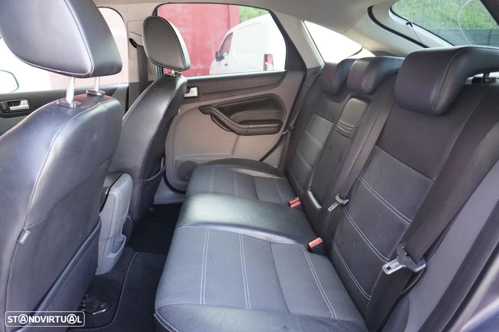 Ford Focus 1.6 TDCi Ghia - 9