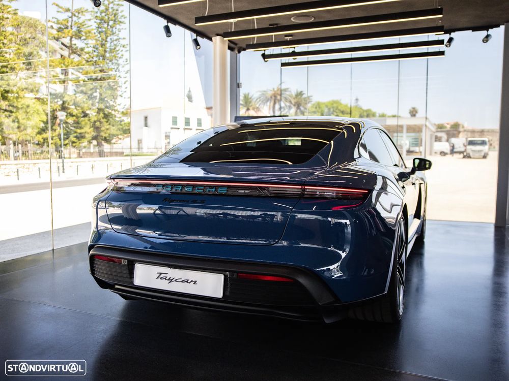 Porsche Taycan - 6
