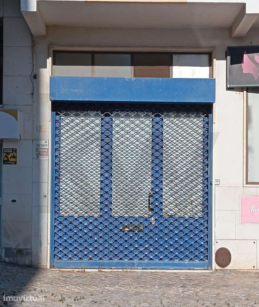 Oportunidade Única em Casal de Cambra: Loja de 269 m2 de Potencial par - Grande imagem: 2/9