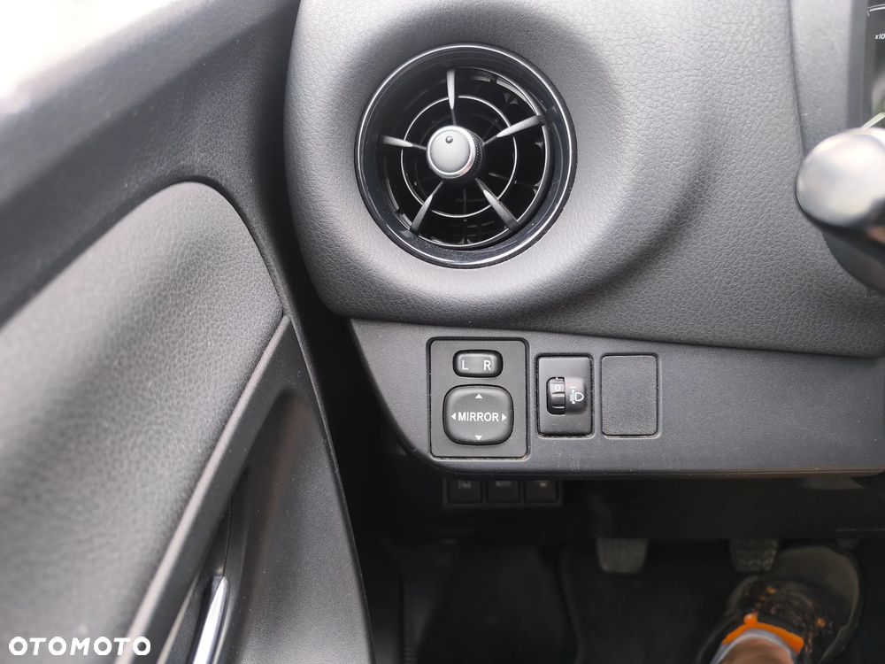 Toyota Yaris - 26