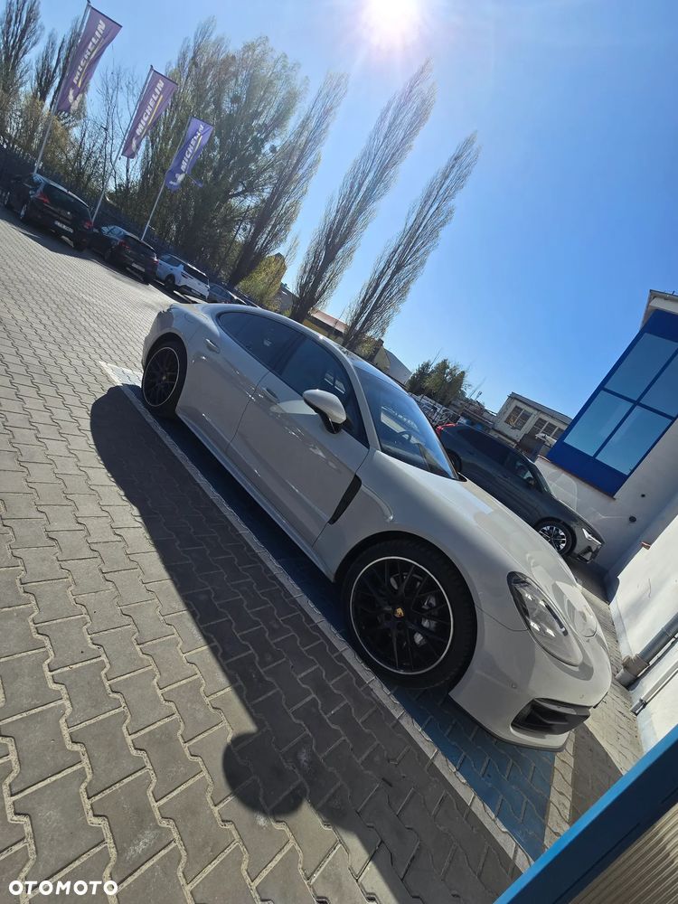Porsche Panamera 4 - 23