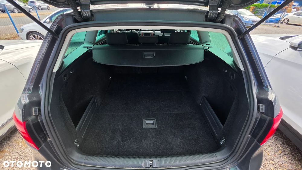Volkswagen Passat 1.6 TDI BlueMotion Technology Comfortline - 34