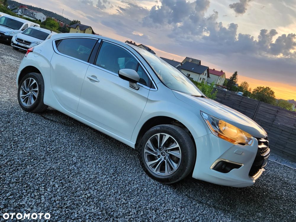 Citroën DS4 HDi 165 SoChic - 24