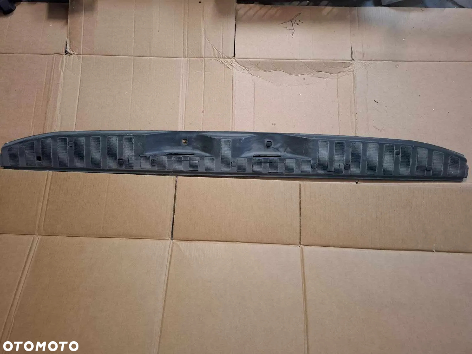 LISTWA TYLNA BAGAŻNIKA PROGOWA PAKI MERCEDES SPRINTER W906 VW CRAFTER - 2