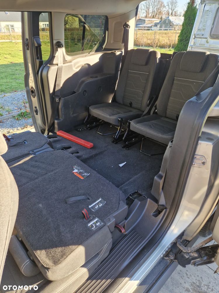 Ford Tourneo Connect Grand - 11